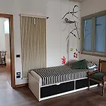 ホームステイ Family With Full Kitchen In Garda カヴァルカゼッレ