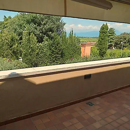 Family With Full Kitchen In Garda Cavalcaselle